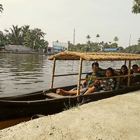 Aham Yoga Nest Bed and Breakfast Alappuzha Esterno foto