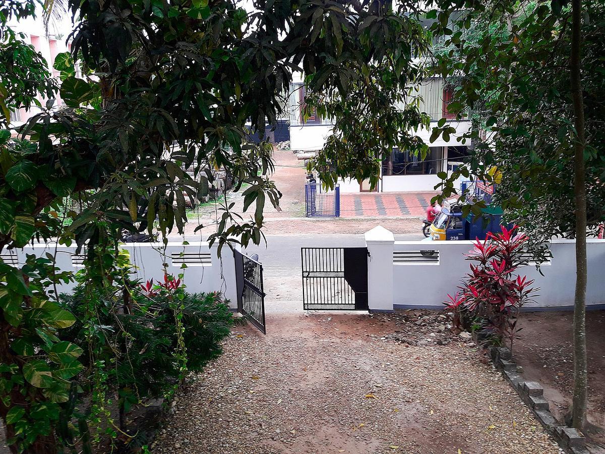 Aham Yoga Nest Bed and Breakfast Alappuzha Esterno foto