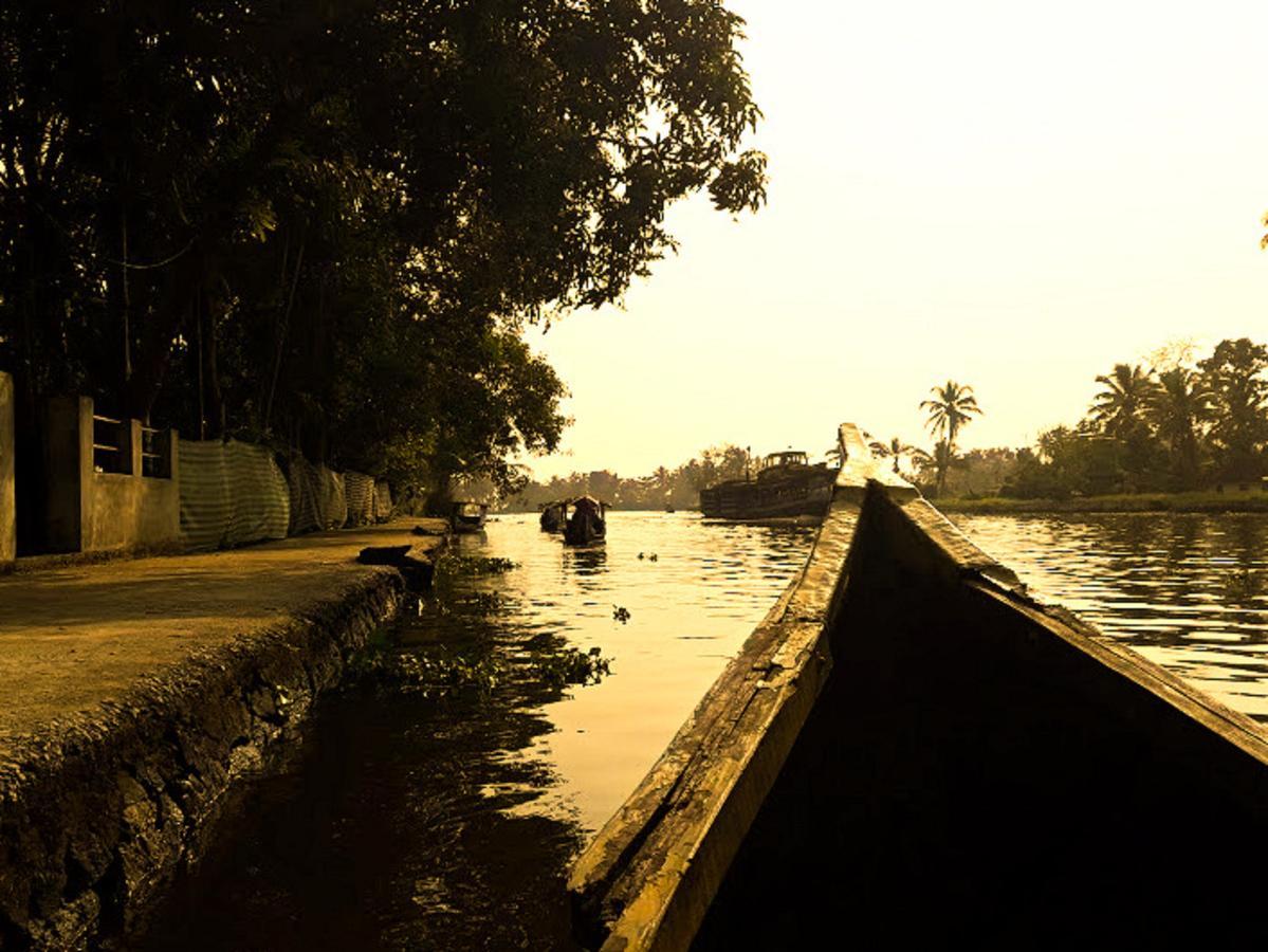 Aham Yoga Nest Bed and Breakfast Alappuzha Esterno foto