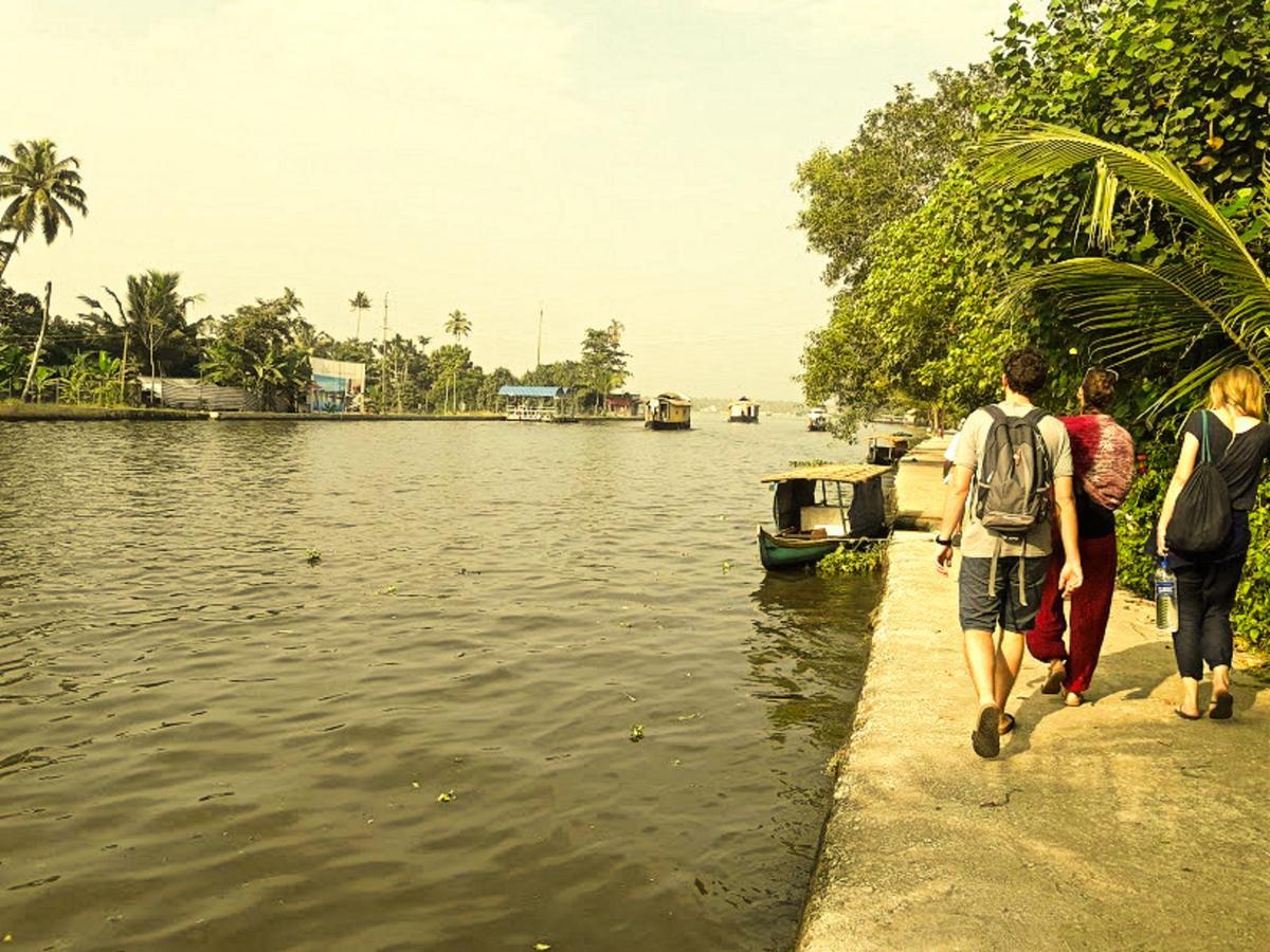 Aham Yoga Nest Bed and Breakfast Alappuzha Esterno foto