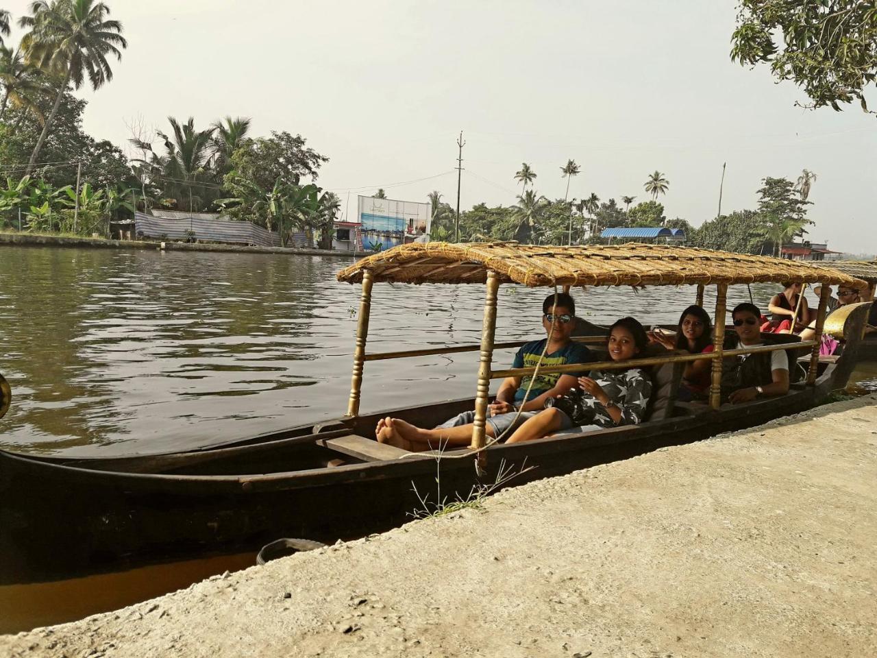 Aham Yoga Nest Bed and Breakfast Alappuzha Esterno foto